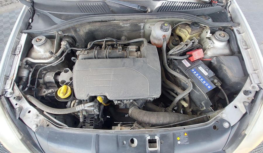 Renault Clio 1.1 PACK Hatchback 2011