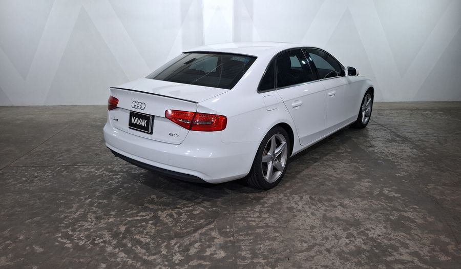 Audi A4 2.0 TFSI TRENDY PLUS MULTITRONIC Sedan 2013