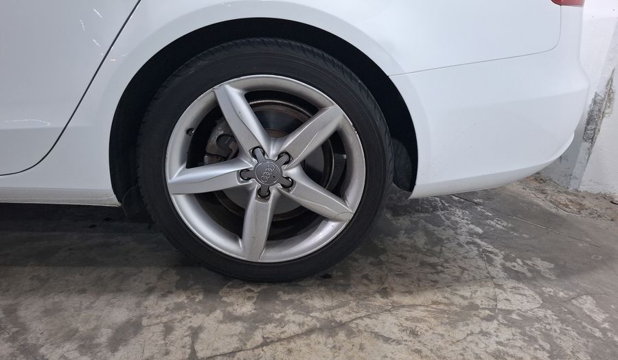 Audi A4 2.0 TFSI TRENDY PLUS MULTITRONIC Sedan 2013