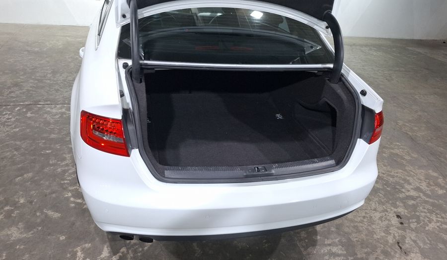 Audi A4 2.0 TFSI TRENDY PLUS MULTITRONIC Sedan 2013