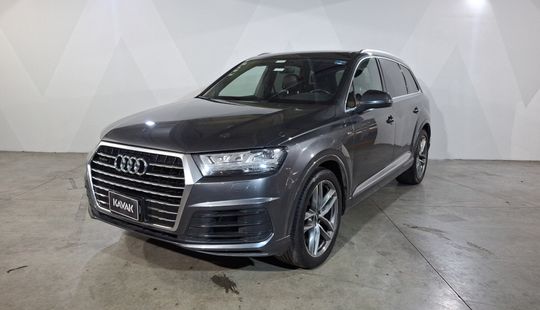 Audi • Q7