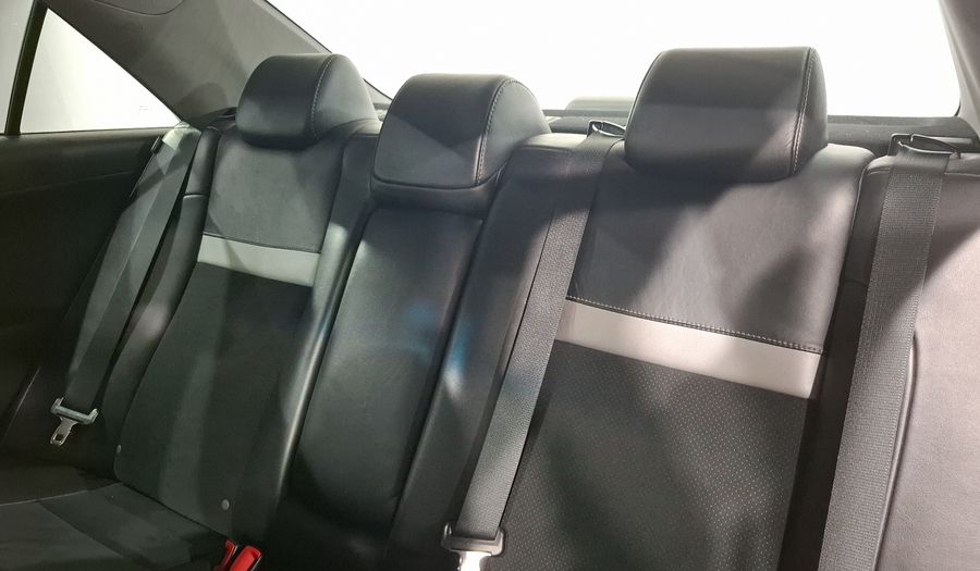 Toyota Camry 3.5 SE V6 6AT Sedan 2012