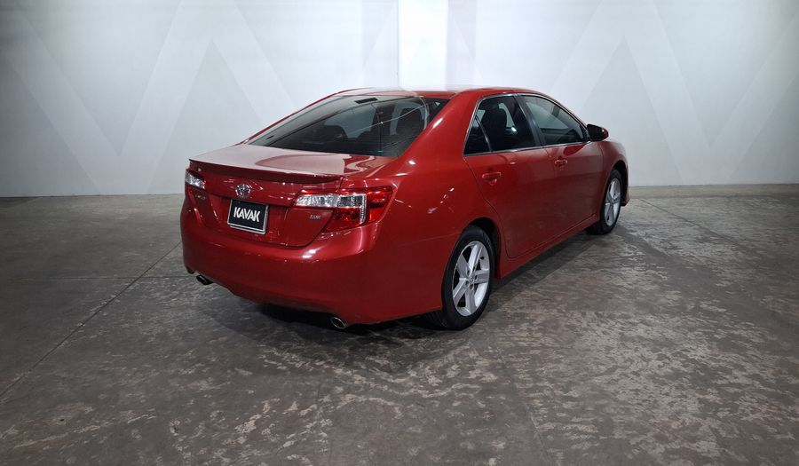 Toyota Camry 3.5 SE V6 6AT Sedan 2012