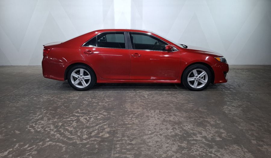 Toyota Camry 3.5 SE V6 6AT Sedan 2012