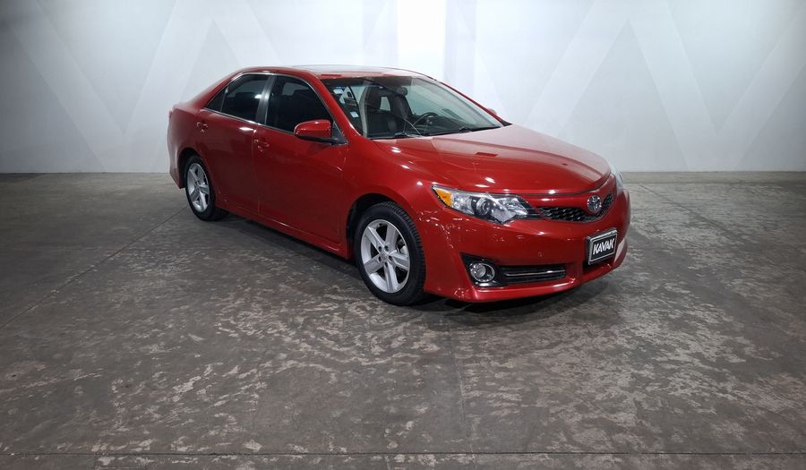 Toyota Camry 3.5 SE V6 6AT Sedan 2012