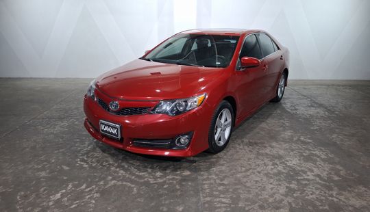Toyota • Camry