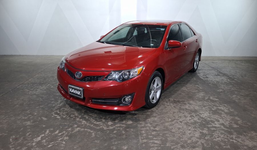 Toyota Camry 3.5 SE V6 6AT Sedan 2012