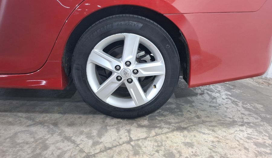 Toyota Camry 3.5 SE V6 6AT Sedan 2012