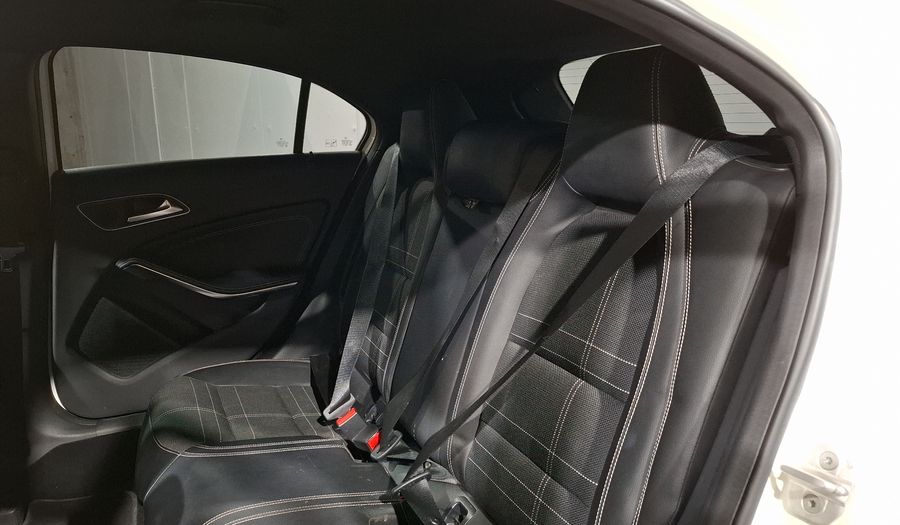Mercedes Benz Clase A 1.6 200 CGI 7G-DCT Hatchback 2013