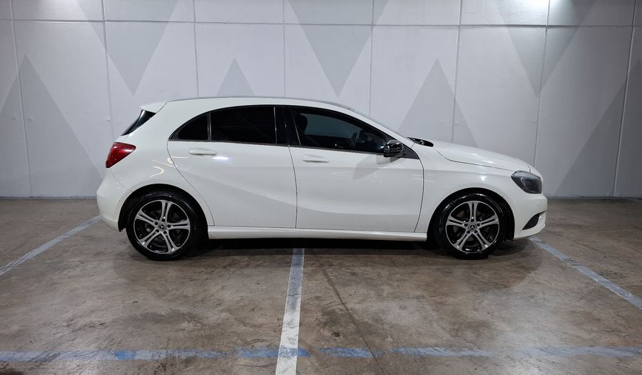 Mercedes Benz Clase A 1.6 200 CGI 7G-DCT Hatchback 2013
