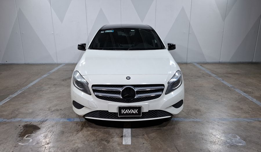 Mercedes Benz Clase A 1.6 200 CGI 7G-DCT Hatchback 2013