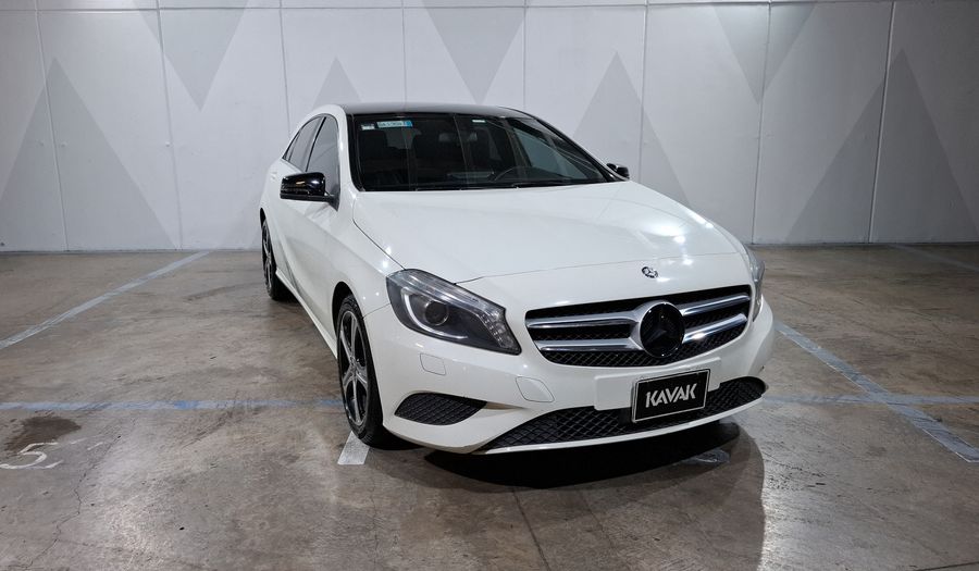Mercedes Benz Clase A 1.6 200 CGI 7G-DCT Hatchback 2013