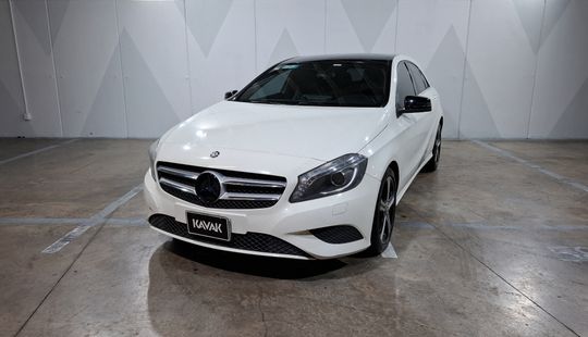 Mercedes Benz • Clase A