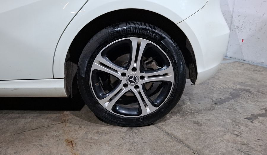 Mercedes Benz Clase A 1.6 200 CGI 7G-DCT Hatchback 2013