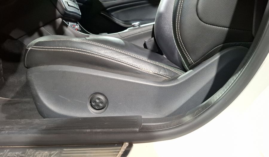 Mercedes Benz Clase A 1.6 200 CGI 7G-DCT Hatchback 2013