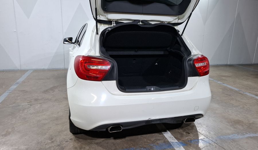 Mercedes Benz Clase A 1.6 200 CGI 7G-DCT Hatchback 2013