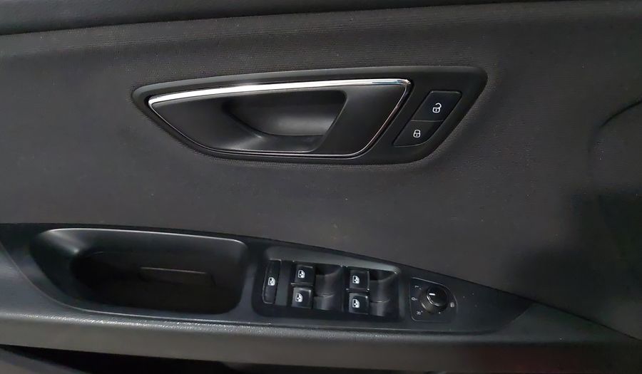 Seat Leon 1.4 TSI STYLE 125HP MT Hatchback 2016
