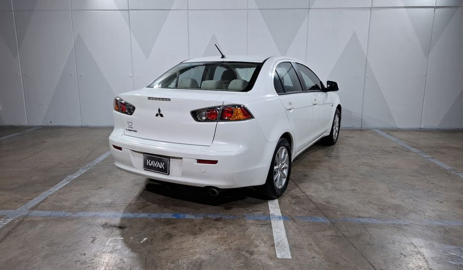 Mitsubishi Lancer 2.0 ES CVT Sedan 2015