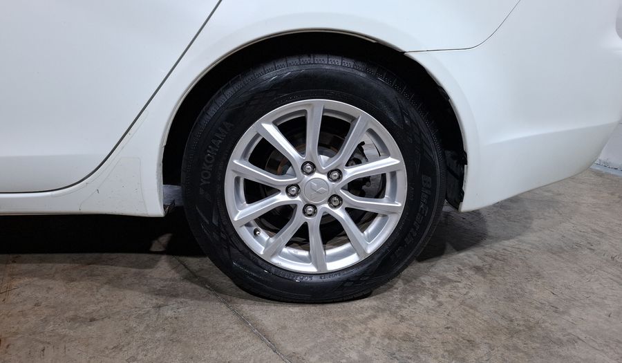 Mitsubishi Lancer 2.0 ES CVT Sedan 2015