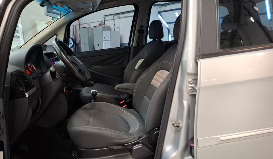 Fiat Idea 1.6 16V ESSENCE Minivan 2012