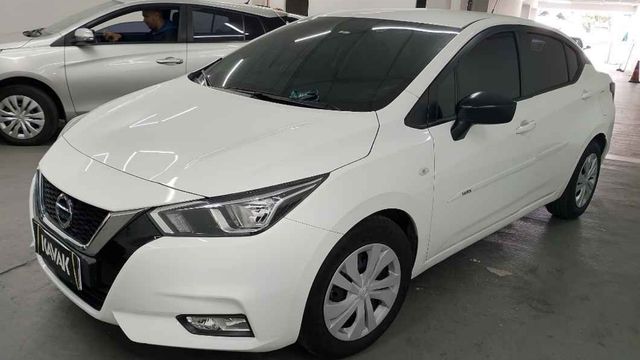 Nissan • Versa