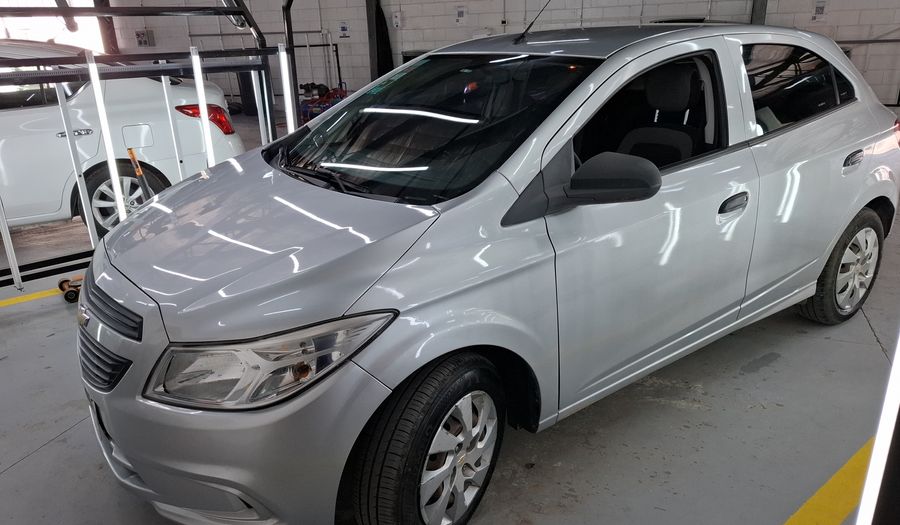 Chevrolet Onix 1.4 LT Hatchback 2013