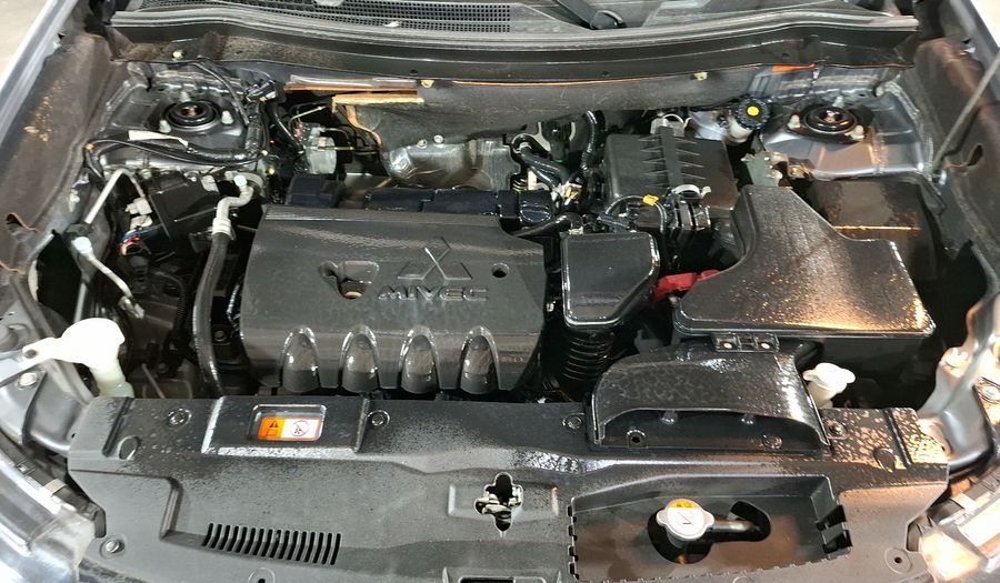 Mitsubishi Outlander 2.4 SE + Suv 2017