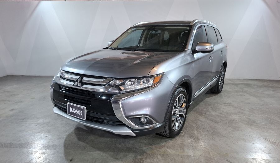 Mitsubishi Outlander 2.4 SE + Suv 2017