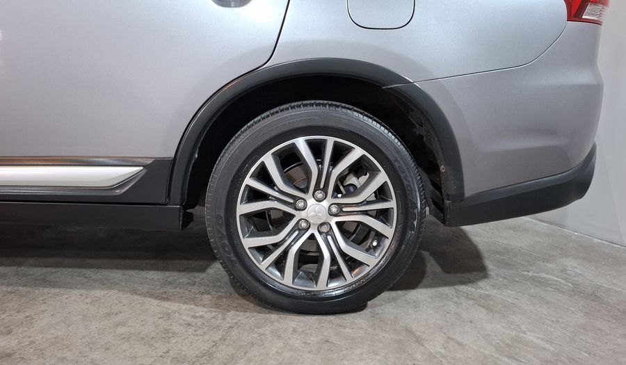 Mitsubishi Outlander 2.4 SE + Suv 2017