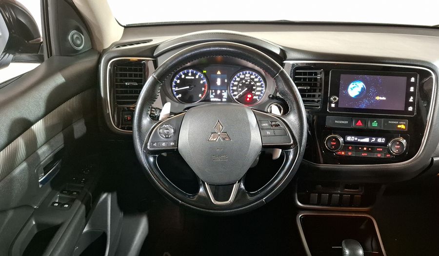 Mitsubishi Outlander 2.4 SE + Suv 2017