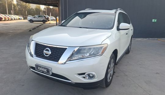 Nissan • Pathfinder