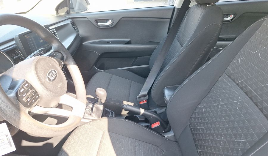 Kia Rio 4 1.4 LX AC Sedan 2021