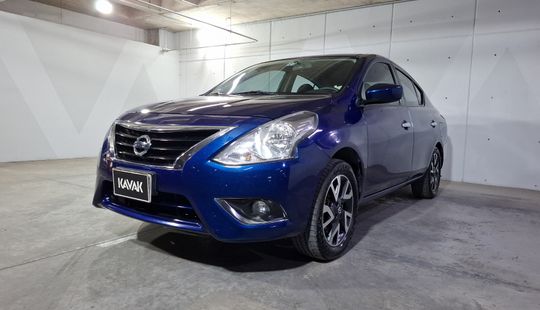 Nissan • Versa