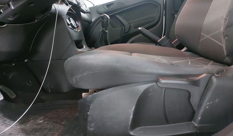 Ford Fiesta 1.6 S MT Hatchback 2014