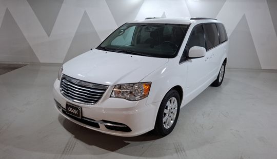 Chrysler • Town & Country