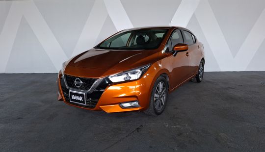 Nissan • Versa