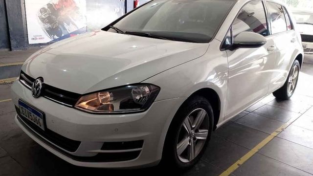 Volkswagen • Golf