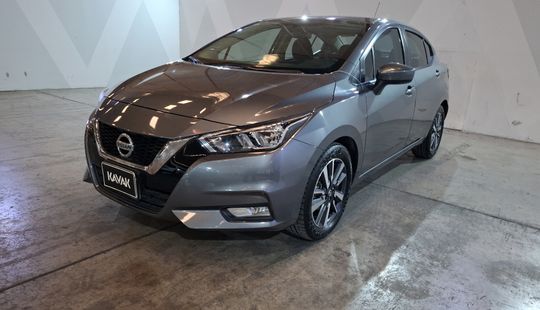 Nissan • Versa