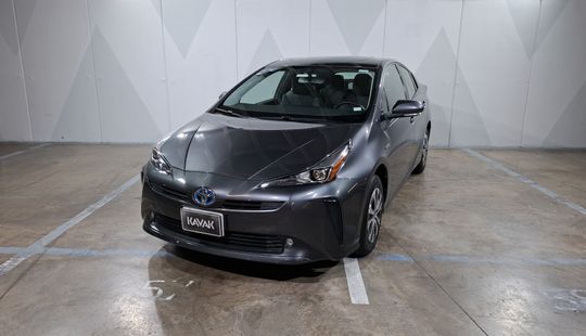 Toyota • Prius