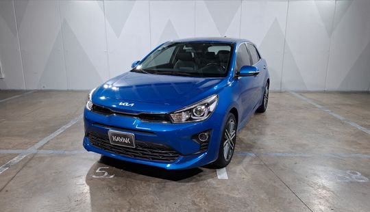 2023 • 20,074 km • Automático