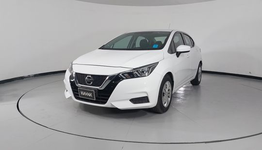 Nissan • Versa