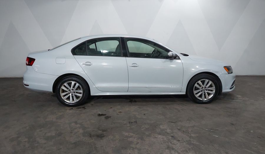 Volkswagen Jetta 2.0 STYLE MT Sedan 2017