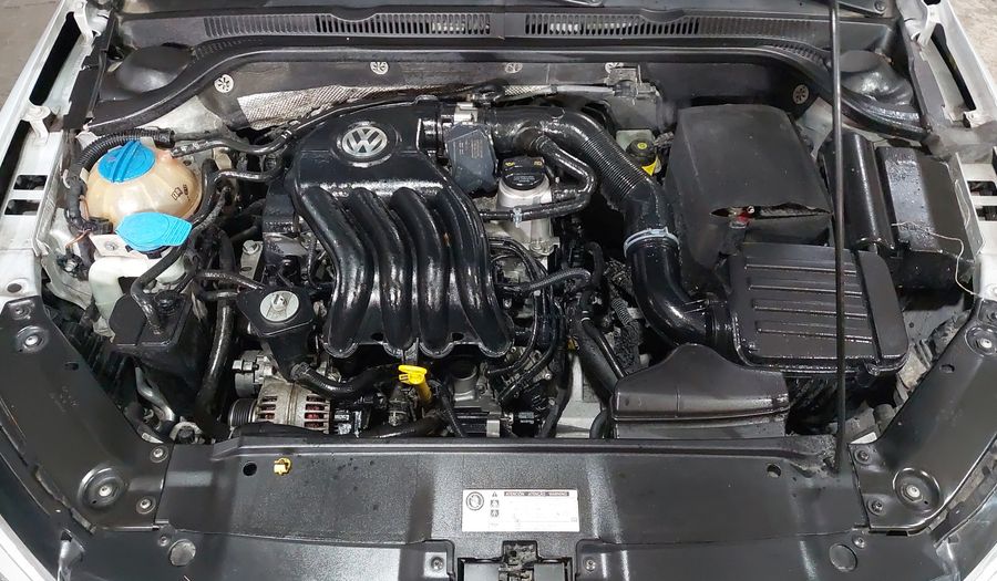 Volkswagen Jetta 2.0 STYLE MT Sedan 2017
