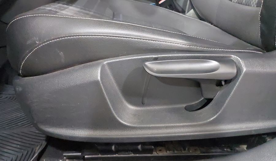 Volkswagen Jetta 2.0 STYLE MT Sedan 2017