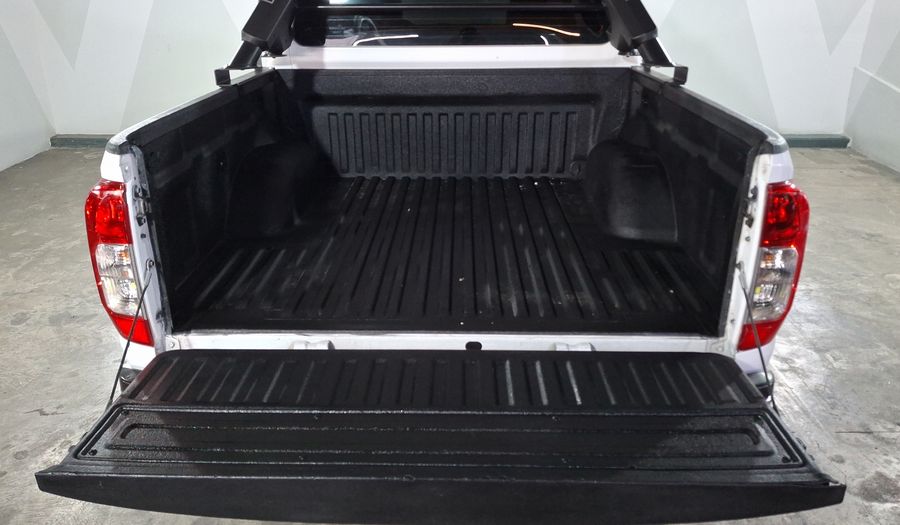 Nissan Np300 2.5 LE TM AC Pickup 2017
