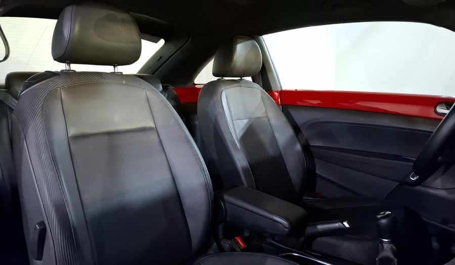 Volkswagen Beetle 2.5 SPORT MT Hatchback 2015