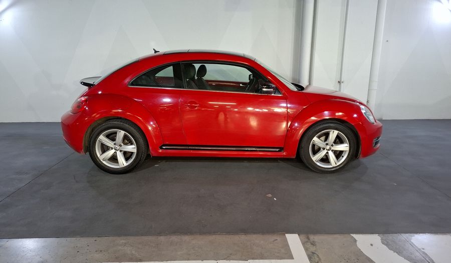 Volkswagen Beetle 2.5 SPORT MT Hatchback 2015