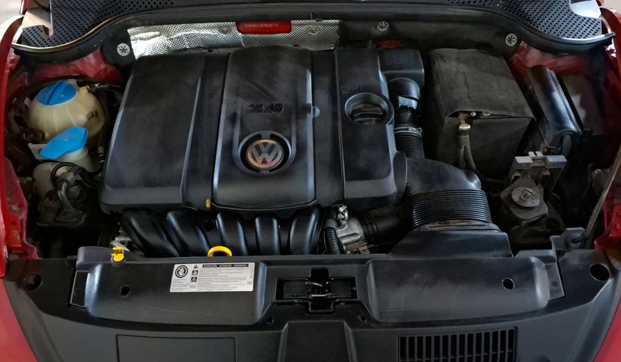 Volkswagen Beetle 2.5 SPORT MT Hatchback 2015