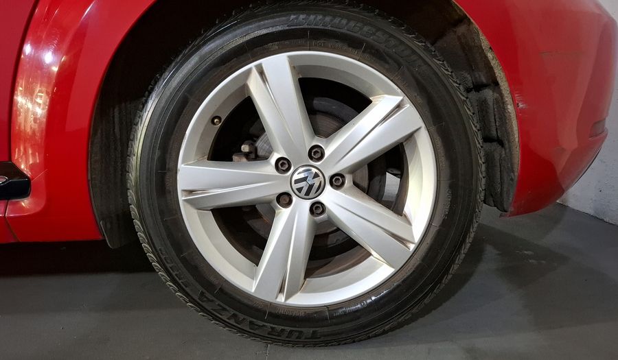 Volkswagen Beetle 2.5 SPORT MT Hatchback 2015