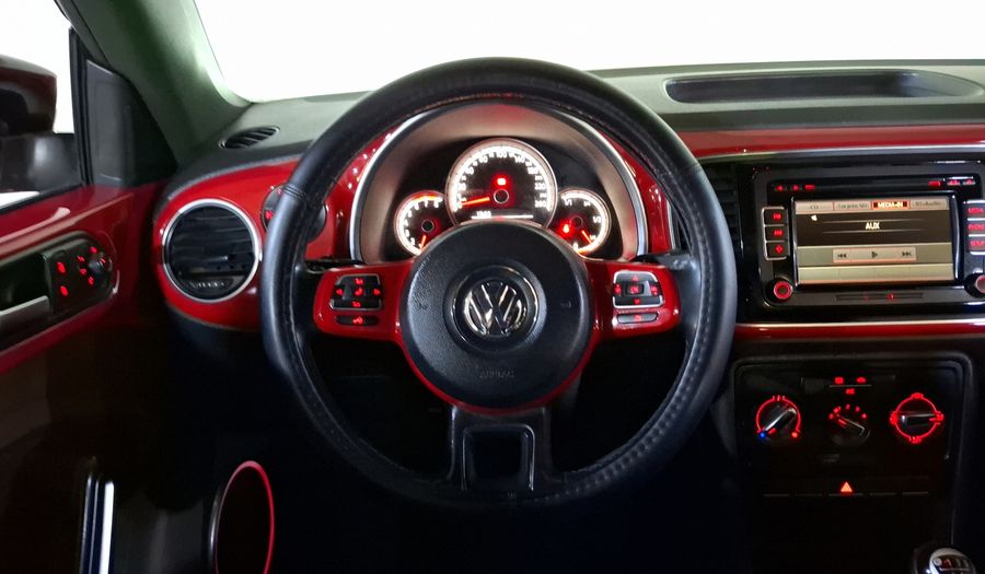 Volkswagen Beetle 2.5 SPORT MT Hatchback 2015